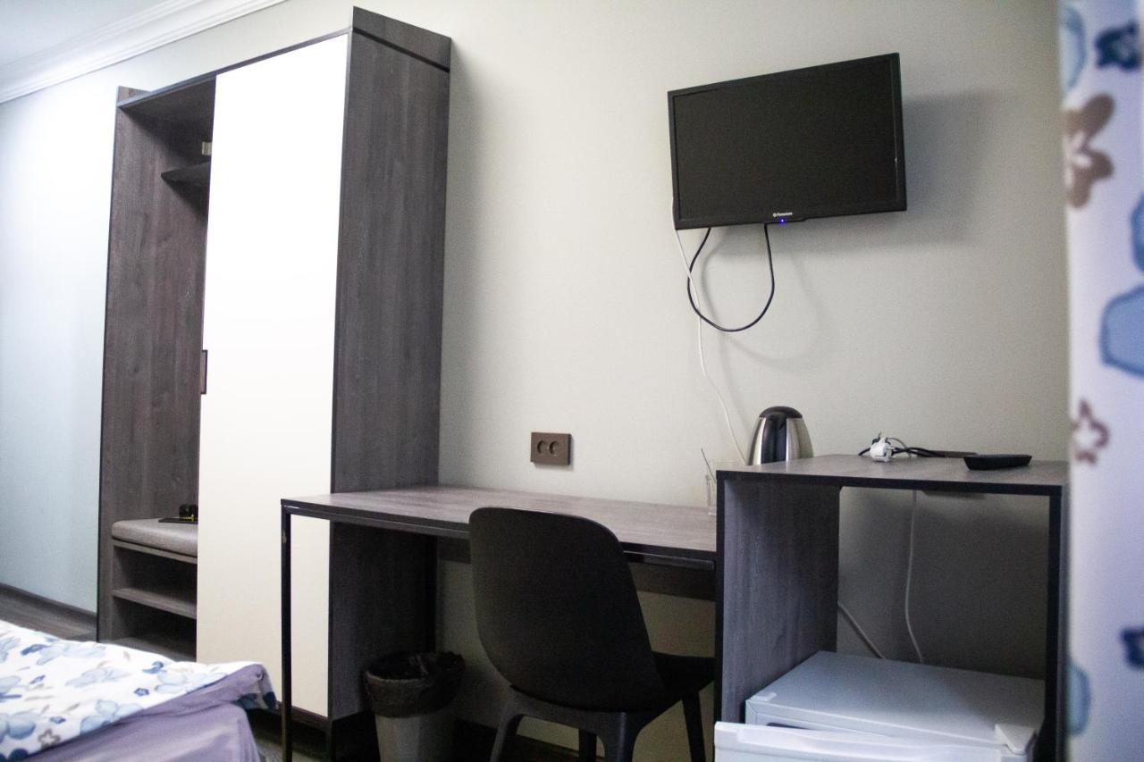 Hotel Tahar Almaty Eksteriør bilde